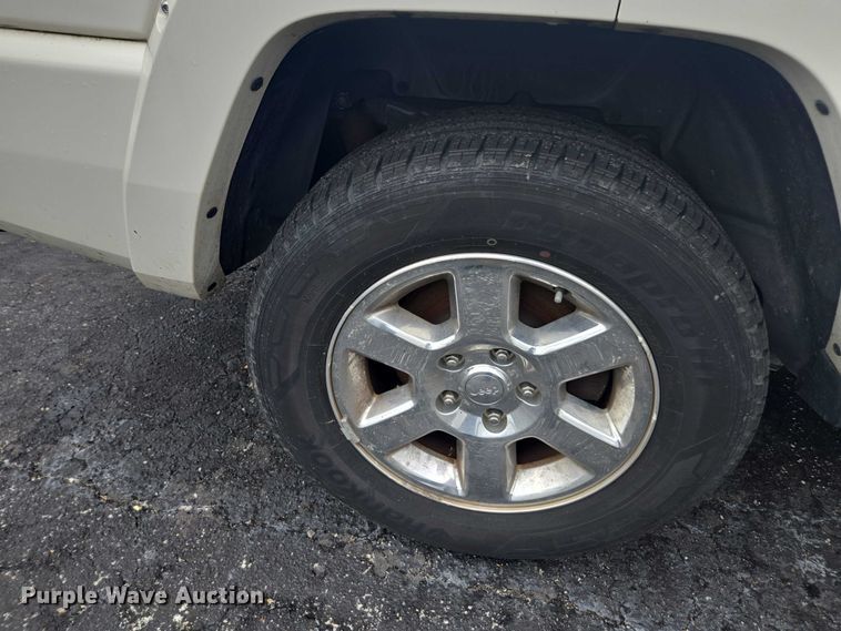 image for item DU2520 2006 Jeep Commander SUV