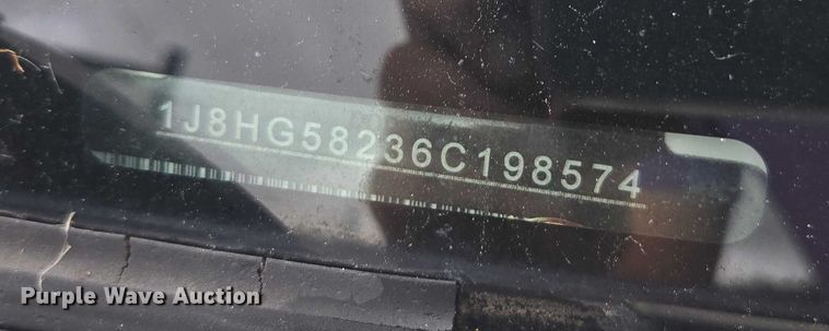 image for item DU2520 2006 Jeep Commander SUV