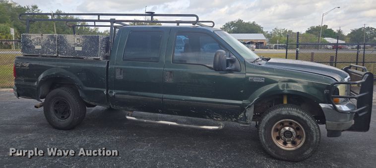 image for item DU2524 2002 Ford F250 Super Duty Crew Cab pickup truck