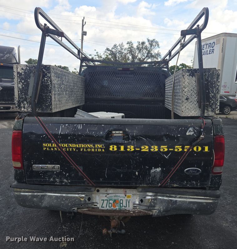 image for item DU2524 2002 Ford F250 Super Duty Crew Cab pickup truck