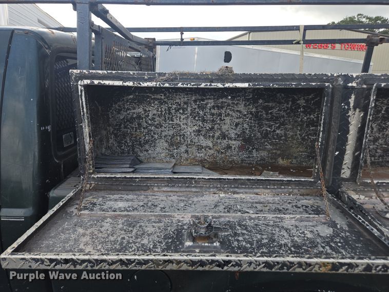 image for item DU2524 2002 Ford F250 Super Duty Crew Cab pickup truck