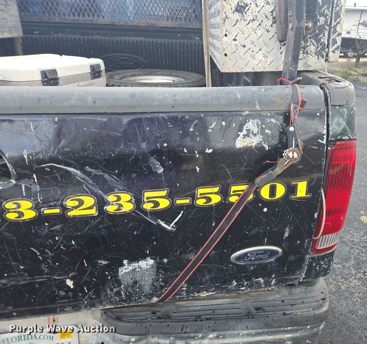 image for item DU2524 2002 Ford F250 Super Duty Crew Cab pickup truck