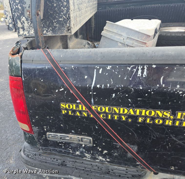 image for item DU2524 2002 Ford F250 Super Duty Crew Cab pickup truck