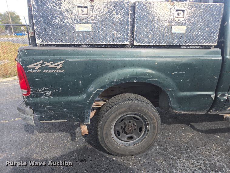 image for item DU2524 2002 Ford F250 Super Duty Crew Cab pickup truck