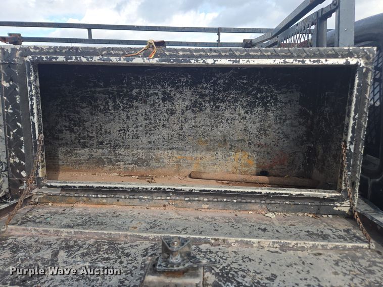 image for item DU2524 2002 Ford F250 Super Duty Crew Cab pickup truck