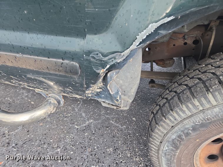 image for item DU2524 2002 Ford F250 Super Duty Crew Cab pickup truck