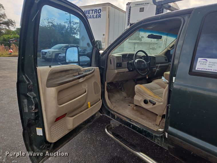 image for item DU2524 2002 Ford F250 Super Duty Crew Cab pickup truck