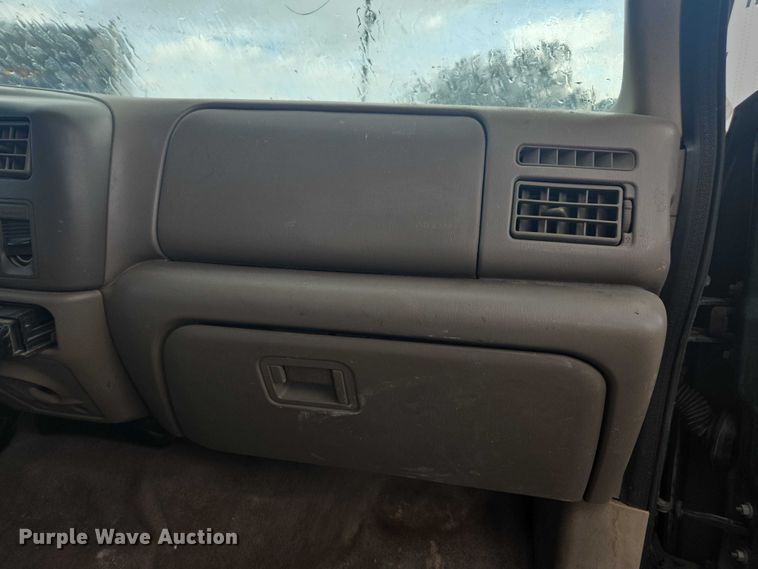 image for item DU2524 2002 Ford F250 Super Duty Crew Cab pickup truck