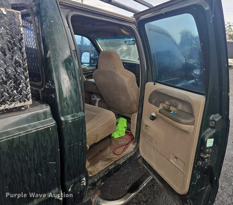 image for item DU2524 2002 Ford F250 Super Duty Crew Cab pickup truck