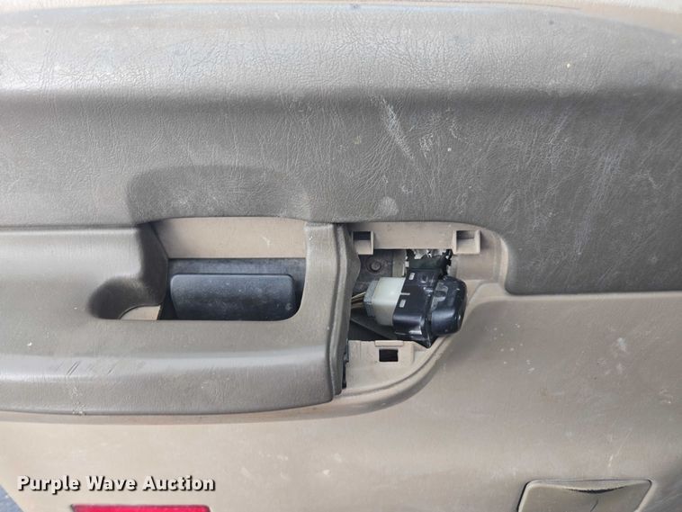 image for item DU2524 2002 Ford F250 Super Duty Crew Cab pickup truck