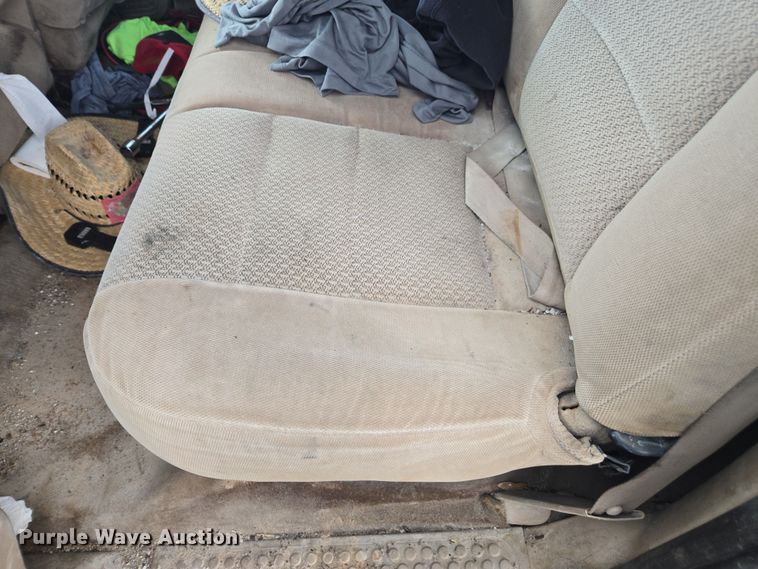 image for item DU2524 2002 Ford F250 Super Duty Crew Cab pickup truck