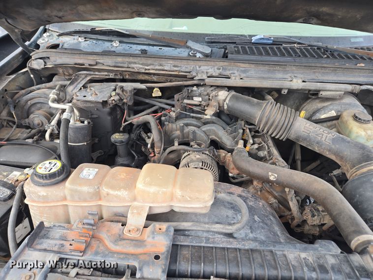 image for item DU2524 2002 Ford F250 Super Duty Crew Cab pickup truck