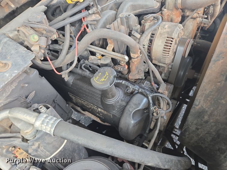 image for item DU2524 2002 Ford F250 Super Duty Crew Cab pickup truck