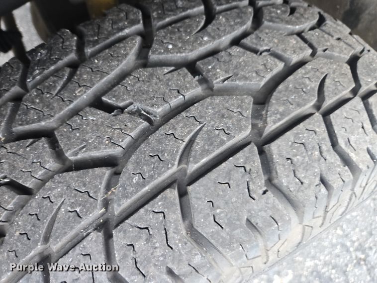 image for item DU2524 2002 Ford F250 Super Duty Crew Cab pickup truck