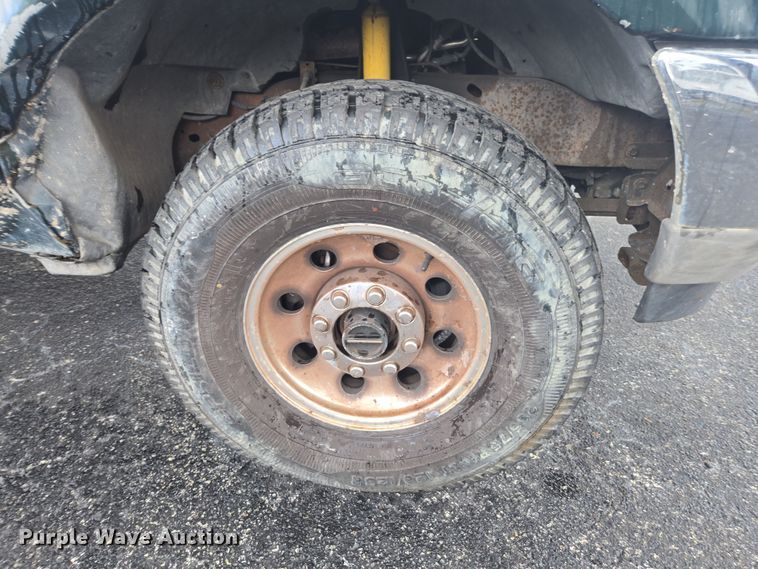 image for item DU2524 2002 Ford F250 Super Duty Crew Cab pickup truck