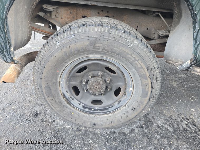 image for item DU2524 2002 Ford F250 Super Duty Crew Cab pickup truck