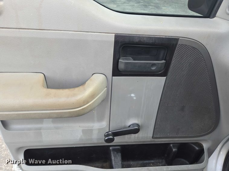 image for item DU2525 2005 Ford F150 pickup truck