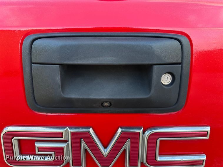 image for item DV0760 2017 GMC Sierra 2500HD Crew Cab pickup truck