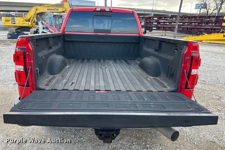 image for item DV0760 2017 GMC Sierra 2500HD Crew Cab pickup truck