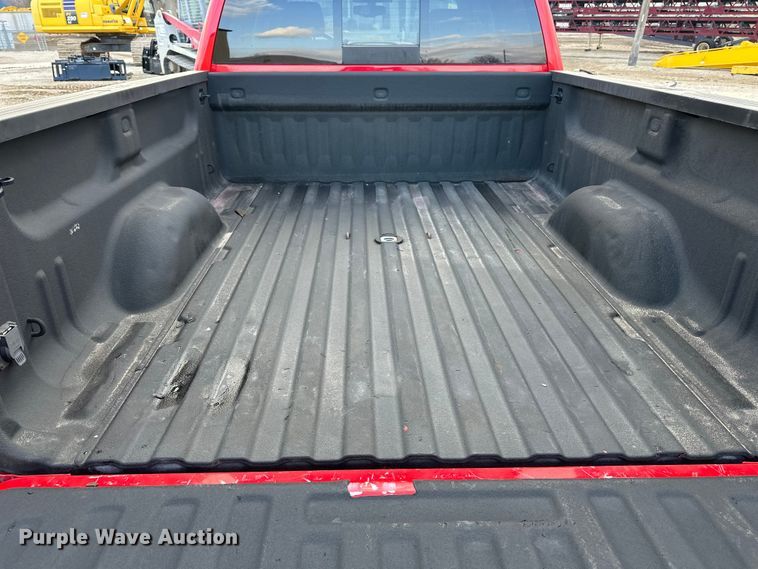 image for item DV0760 2017 GMC Sierra 2500HD Crew Cab pickup truck