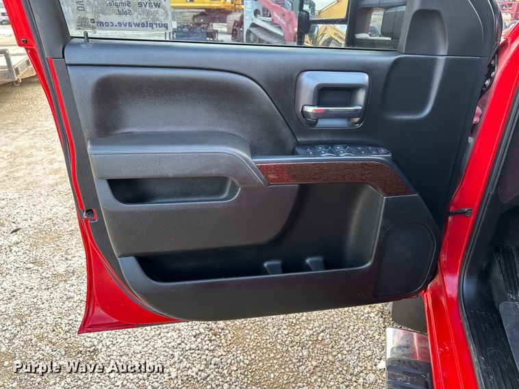 image for item DV0760 2017 GMC Sierra 2500HD Crew Cab pickup truck