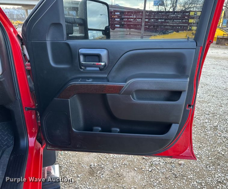 image for item DV0760 2017 GMC Sierra 2500HD Crew Cab pickup truck