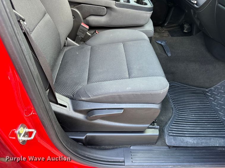 image for item DV0760 2017 GMC Sierra 2500HD Crew Cab pickup truck