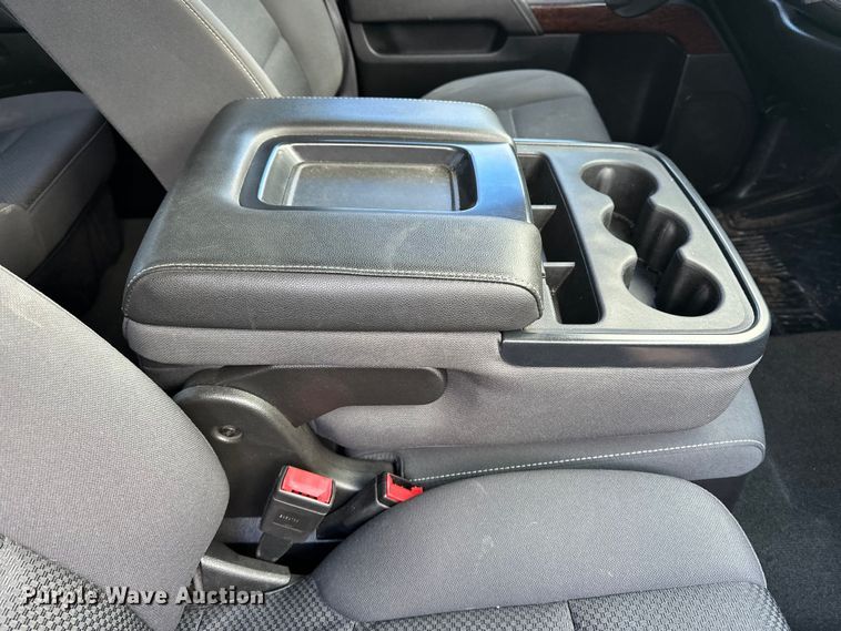 image for item DV0760 2017 GMC Sierra 2500HD Crew Cab pickup truck