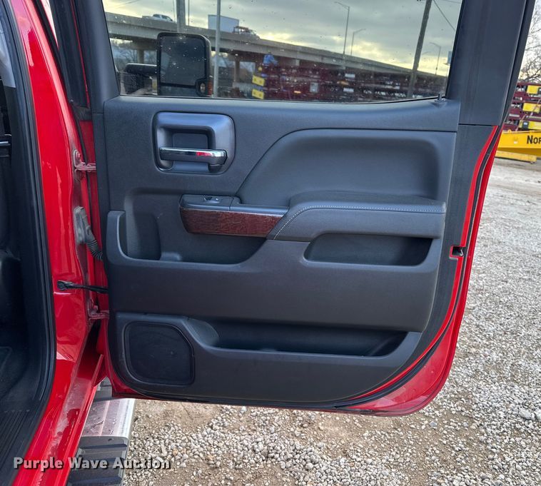 image for item DV0760 2017 GMC Sierra 2500HD Crew Cab pickup truck