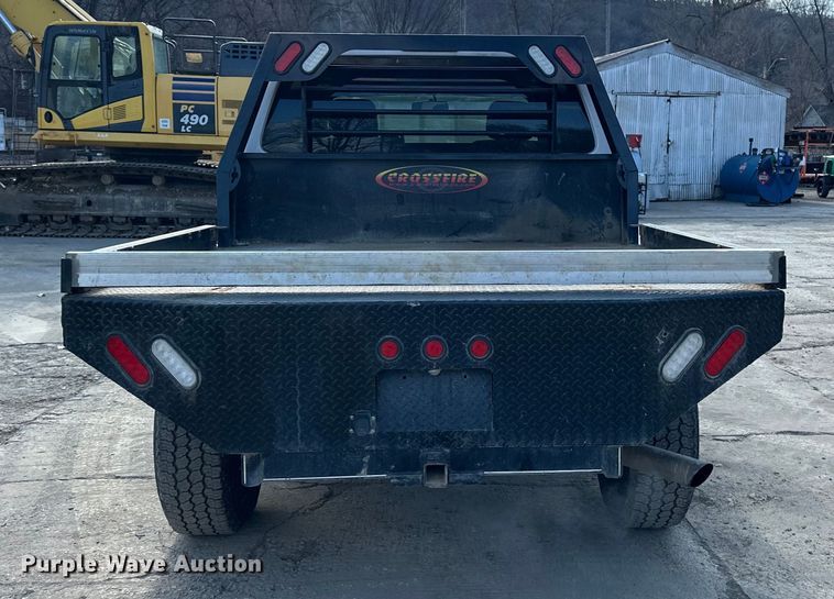 image for item DV0766 2016 Ford F350 Super Duty Crew Cab flatbed pickup truck