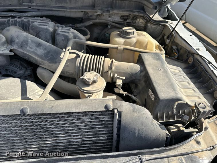 image for item DV0766 2016 Ford F350 Super Duty Crew Cab flatbed pickup truck