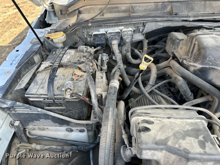 image for item DV0766 2016 Ford F350 Super Duty Crew Cab flatbed pickup truck