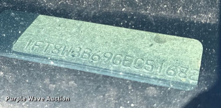 image for item DV0766 2016 Ford F350 Super Duty Crew Cab flatbed pickup truck