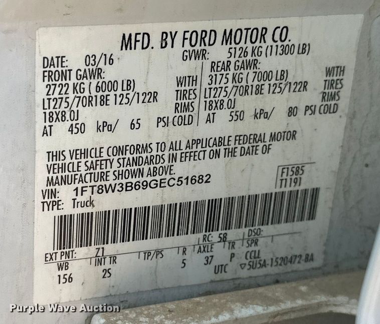 image for item DV0766 2016 Ford F350 Super Duty Crew Cab flatbed pickup truck