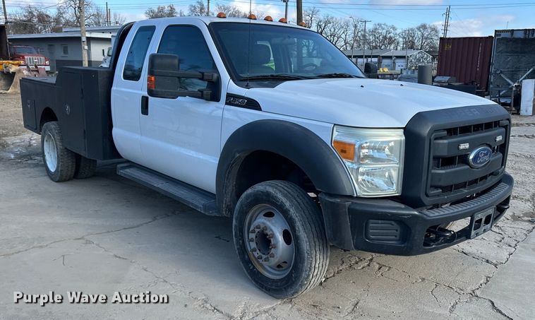 image for item DV0767 2013 Ford F450 SuperCab flatbed truck