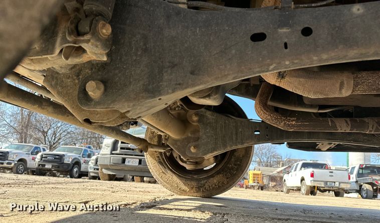 image for item DV0767 2013 Ford F450 SuperCab flatbed truck