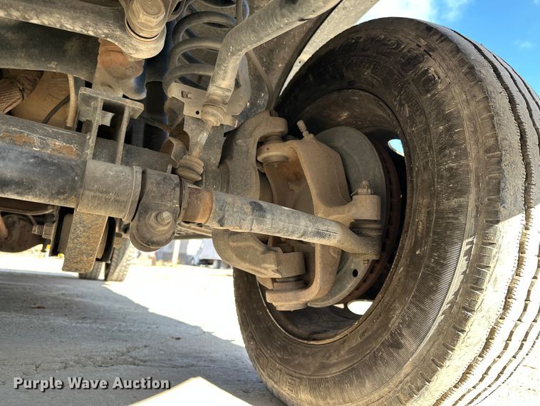 image for item DV0767 2013 Ford F450 SuperCab flatbed truck