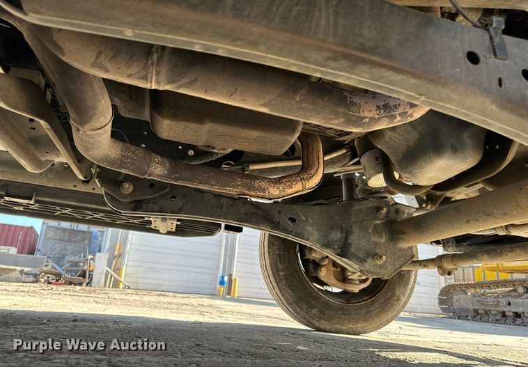 image for item DV0767 2013 Ford F450 SuperCab flatbed truck