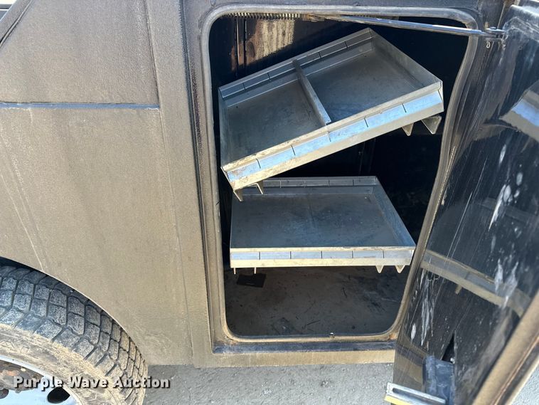 image for item DV0767 2013 Ford F450 SuperCab flatbed truck