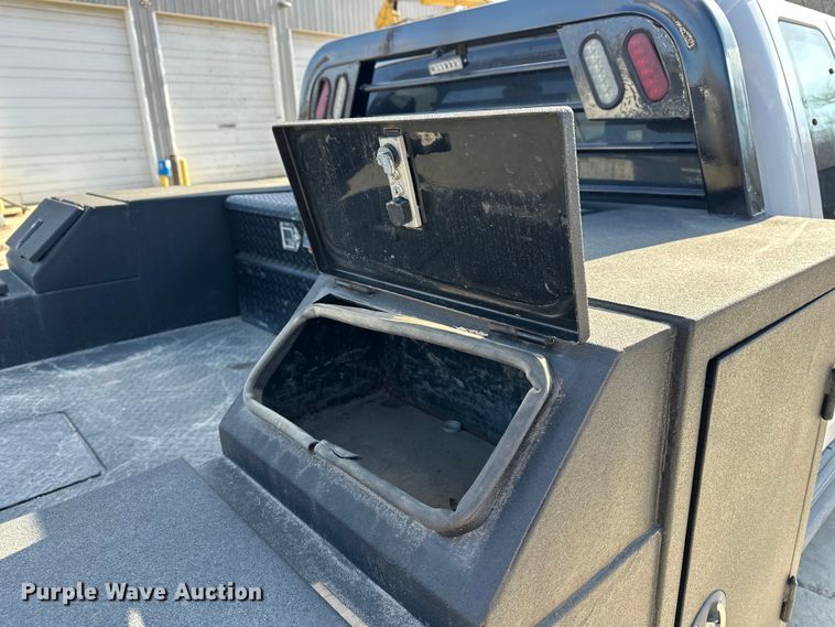 image for item DV0767 2013 Ford F450 SuperCab flatbed truck