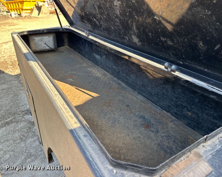 image for item DV0767 2013 Ford F450 SuperCab flatbed truck