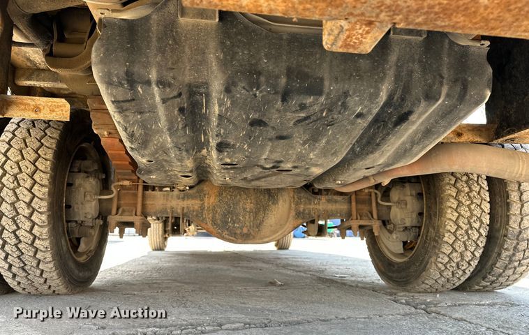 image for item DV0767 2013 Ford F450 SuperCab flatbed truck