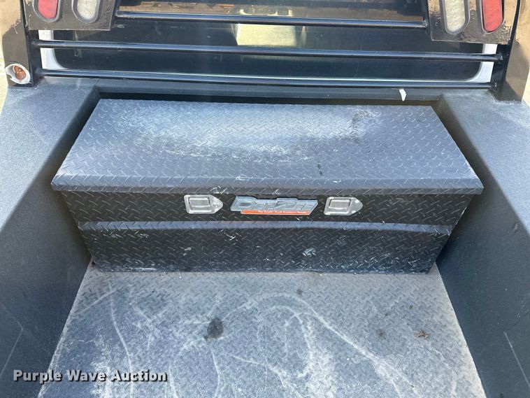 image for item DV0767 2013 Ford F450 SuperCab flatbed truck