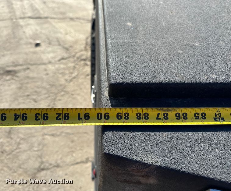 image for item DV0767 2013 Ford F450 SuperCab flatbed truck