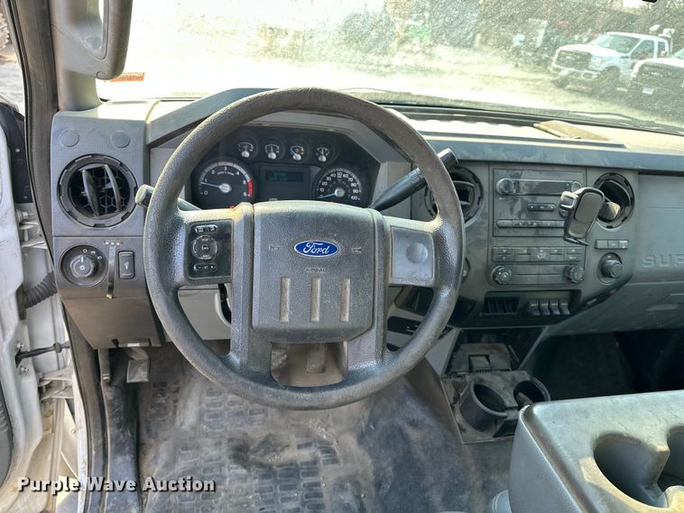 image for item DV0767 2013 Ford F450 SuperCab flatbed truck