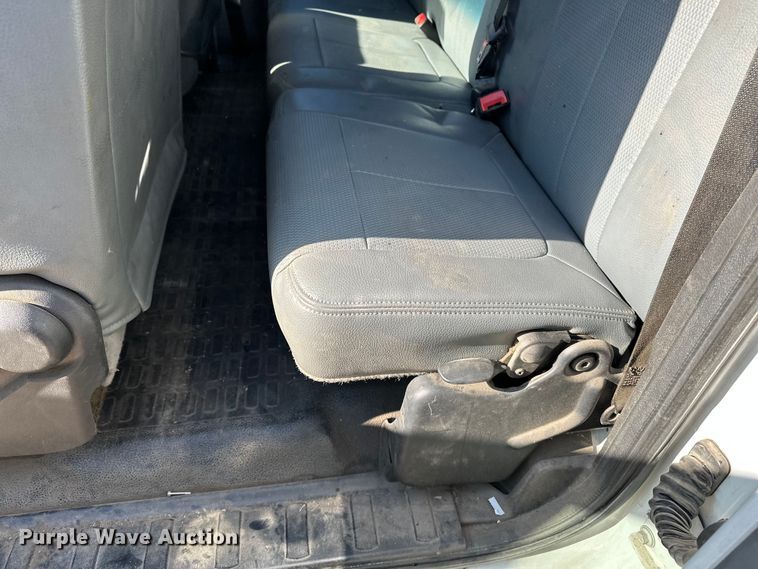 image for item DV0767 2013 Ford F450 SuperCab flatbed truck