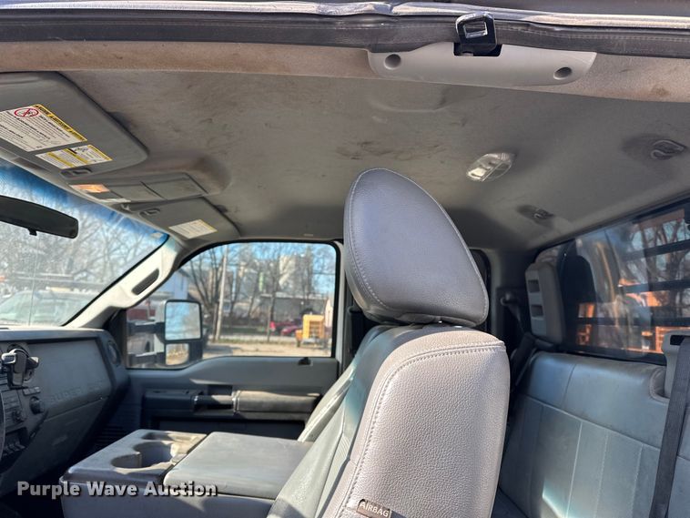 image for item DV0767 2013 Ford F450 SuperCab flatbed truck