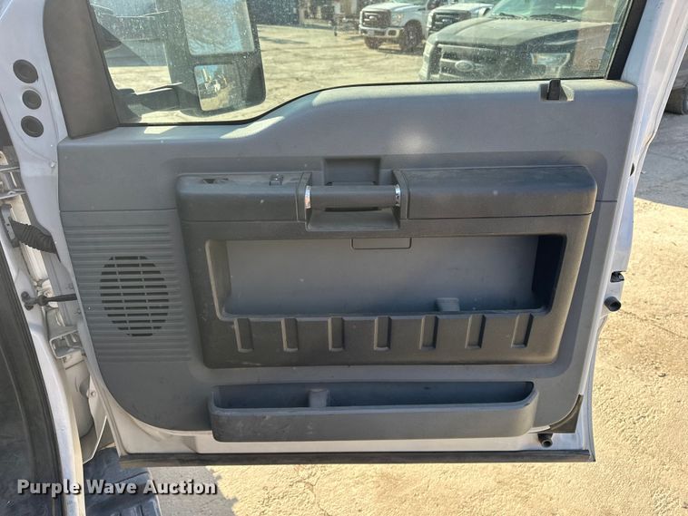 image for item DV0767 2013 Ford F450 SuperCab flatbed truck