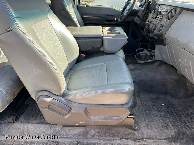 image for item DV0767 2013 Ford F450 SuperCab flatbed truck