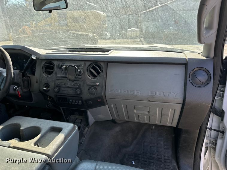 image for item DV0767 2013 Ford F450 SuperCab flatbed truck